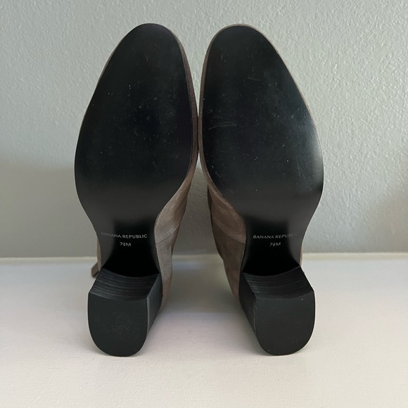 Banana Republic Lydia Suede Ankle Boots - Picture 4 of 7
